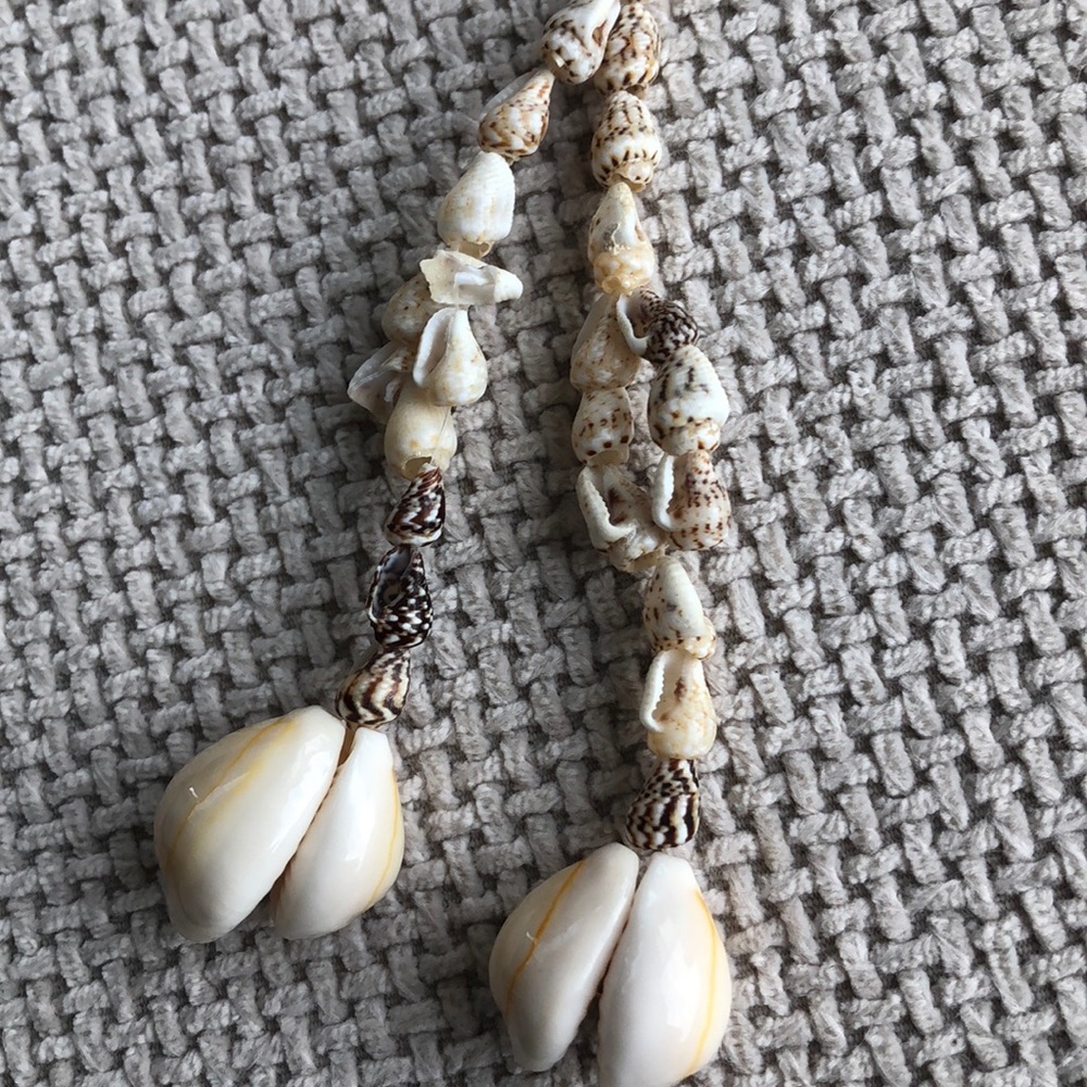 Seashell necklace - Picture 3 of 3